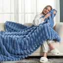 Gestreepte Pluche Deken | Fur Ontwerp