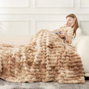 Gestreepte Pluche Deken | Fur Ontwerp