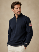 Heren Kwartzip Sweatshirt met Geborduurde Mouwen, driekwart aanzicht
