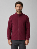 Man draagt een bordeauxrode oversized fleece jack met opstaande kraag, vooraanzicht