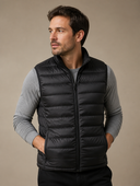 Heren Ultralichte Mouwloze Bodywarmer in Zwart - driekwartzicht